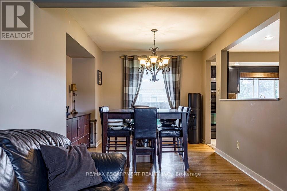 6871 Corwin Crescent, Niagara Falls, Ontario  L2G 2M9 - Photo 6 - X12486391