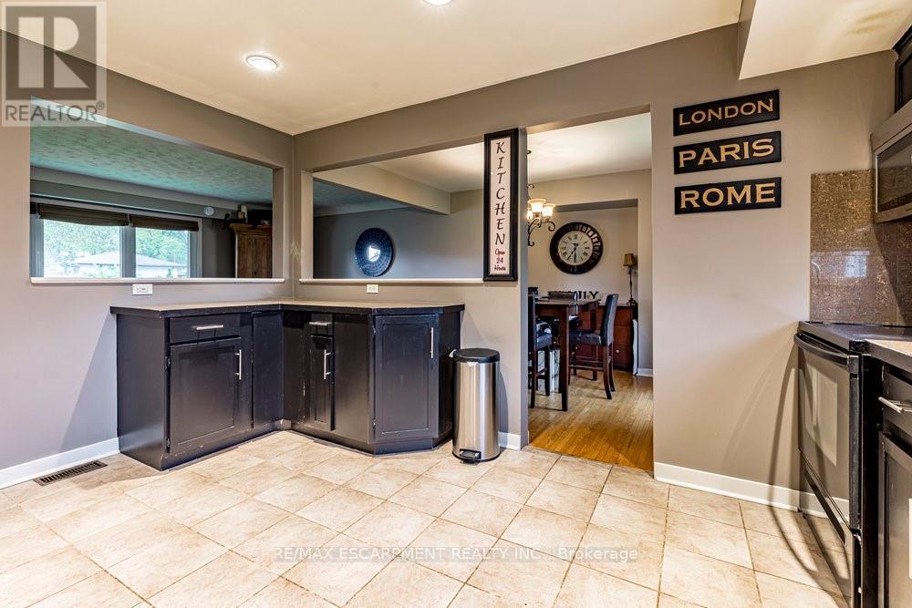 6871 Corwin Crescent, Niagara Falls, Ontario  L2G 2M9 - Photo 9 - X12486391