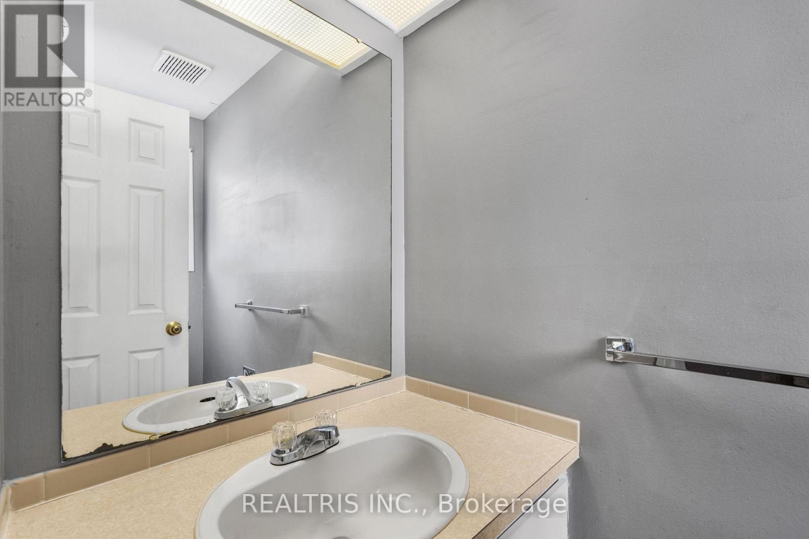 1598 Meadowfield Place, Ottawa, Ontario  K1C 5V6 - Photo 15 - X12486459