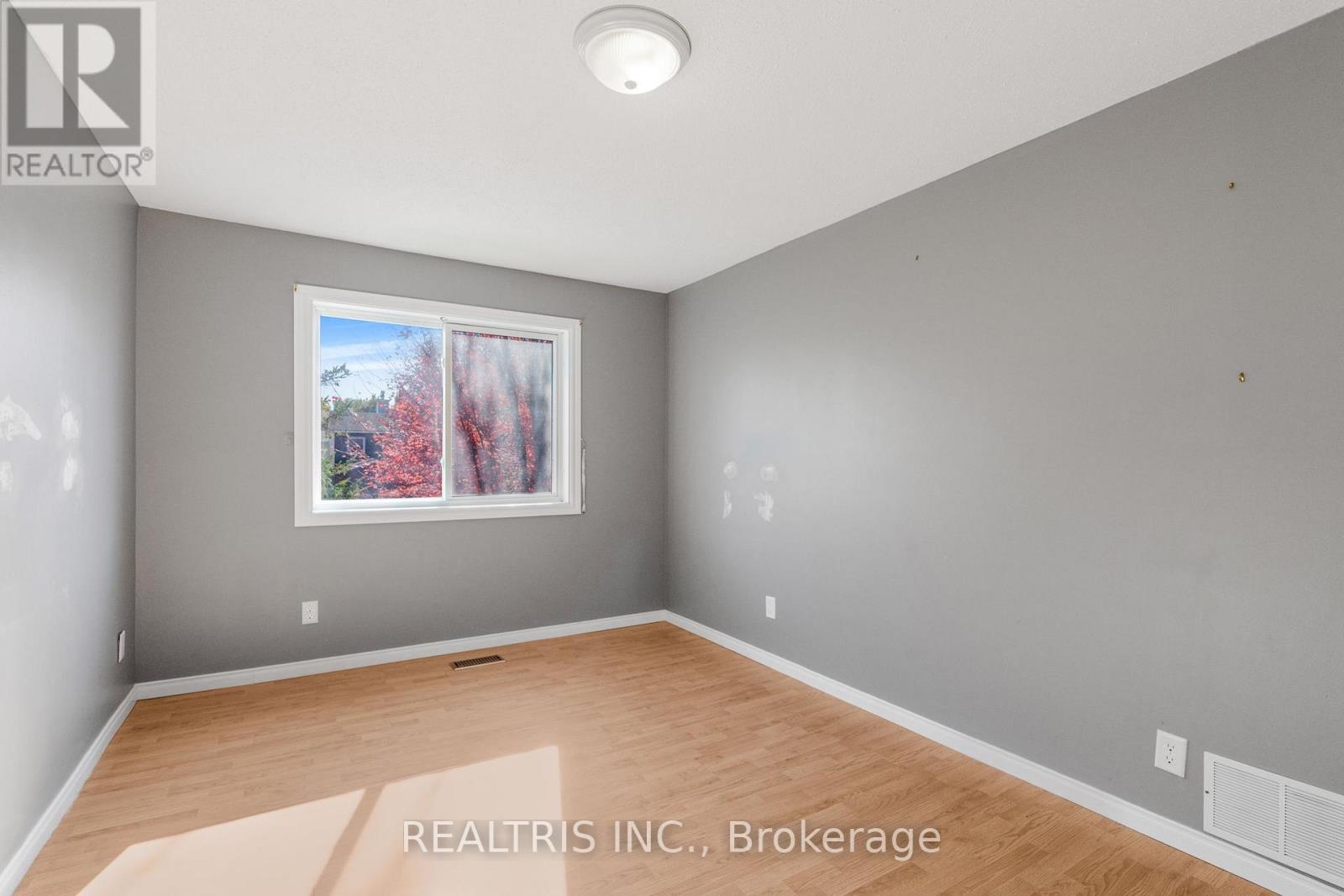 1598 Meadowfield Place, Ottawa, Ontario  K1C 5V6 - Photo 16 - X12486459