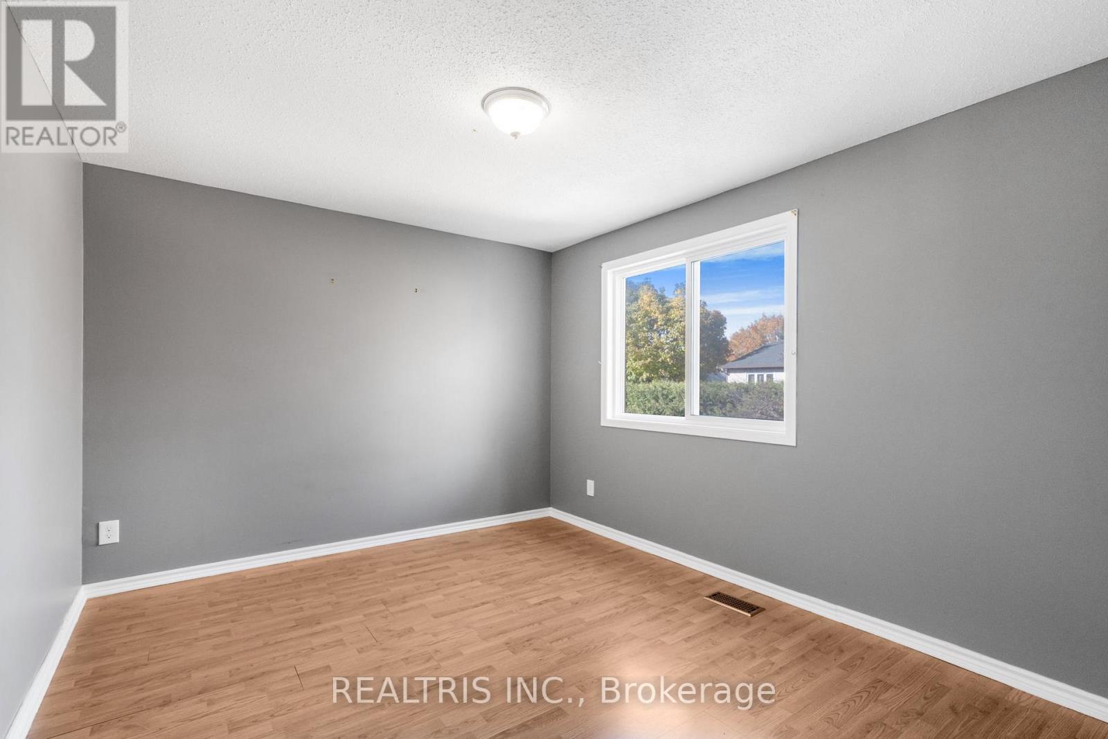 1598 Meadowfield Place, Ottawa, Ontario  K1C 5V6 - Photo 21 - X12486459