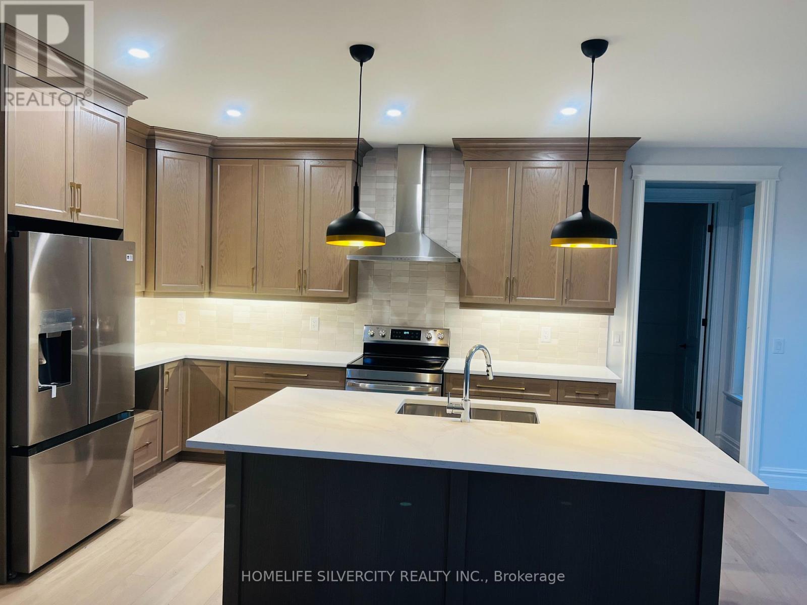 359 Marla Crescent, Lakeshore, Ontario  N8L 1N9 - Photo 2 - X12486462