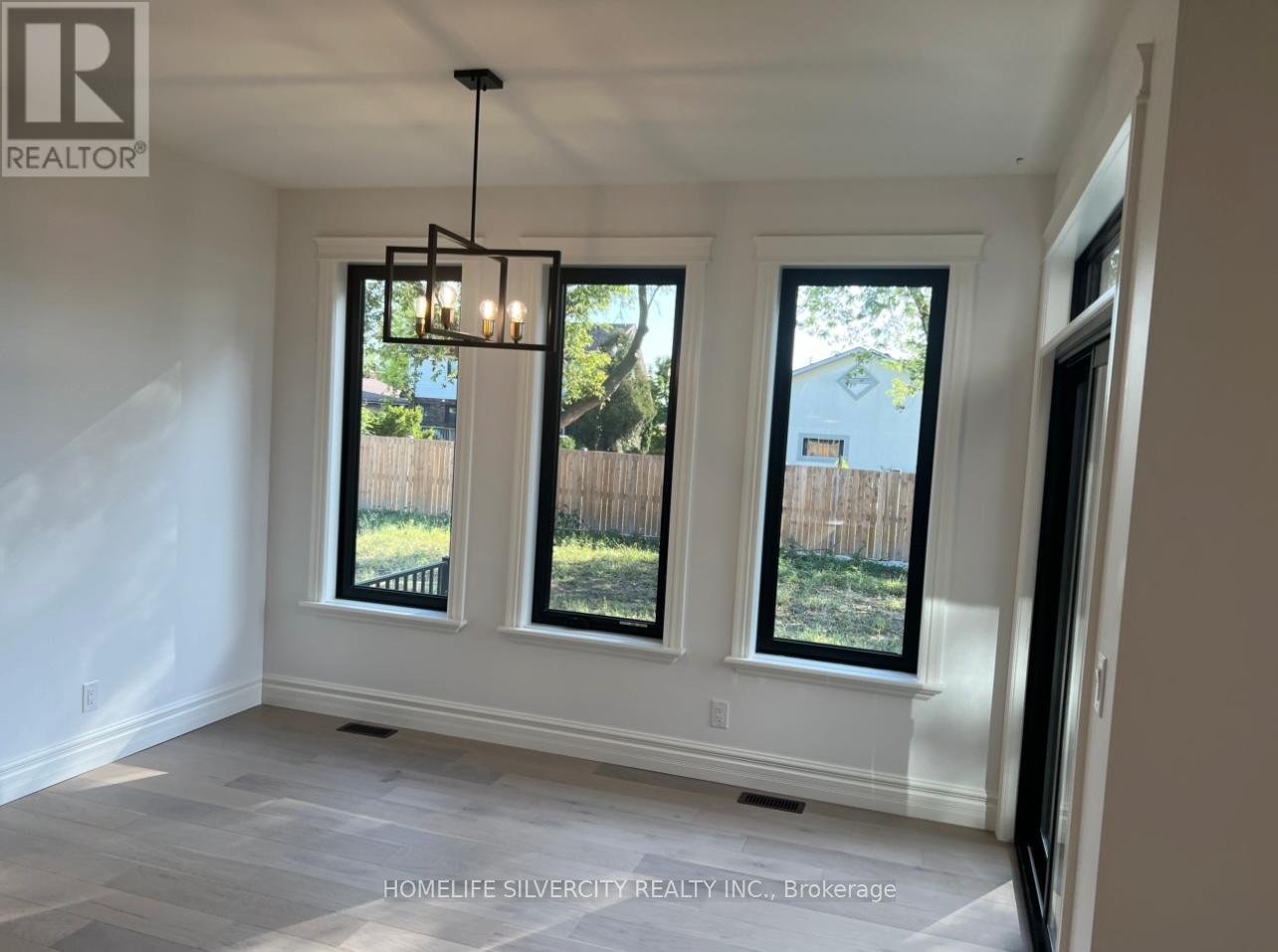 359 Marla Crescent, Lakeshore, Ontario  N8L 1N9 - Photo 5 - X12486462