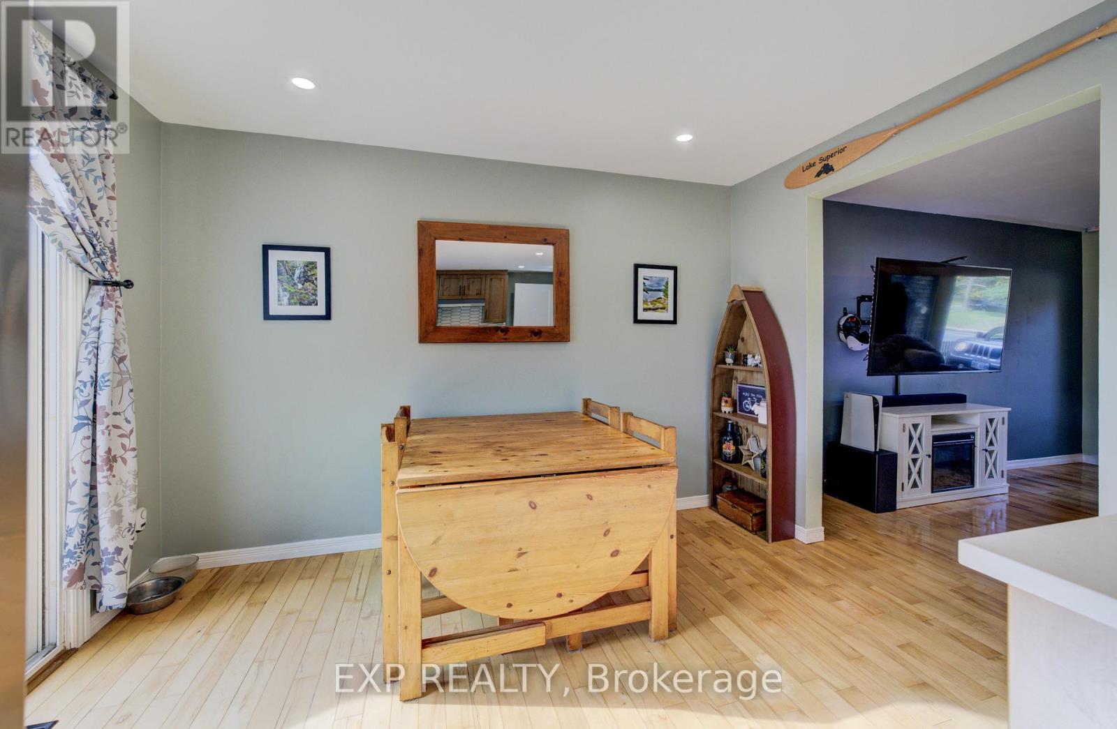 215 Preston Parkway, Cambridge, Ontario  N3H 4Z5 - Photo 12 - X12486463