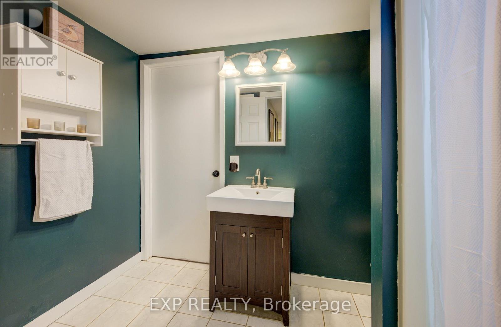 215 Preston Parkway, Cambridge, Ontario  N3H 4Z5 - Photo 24 - X12486463