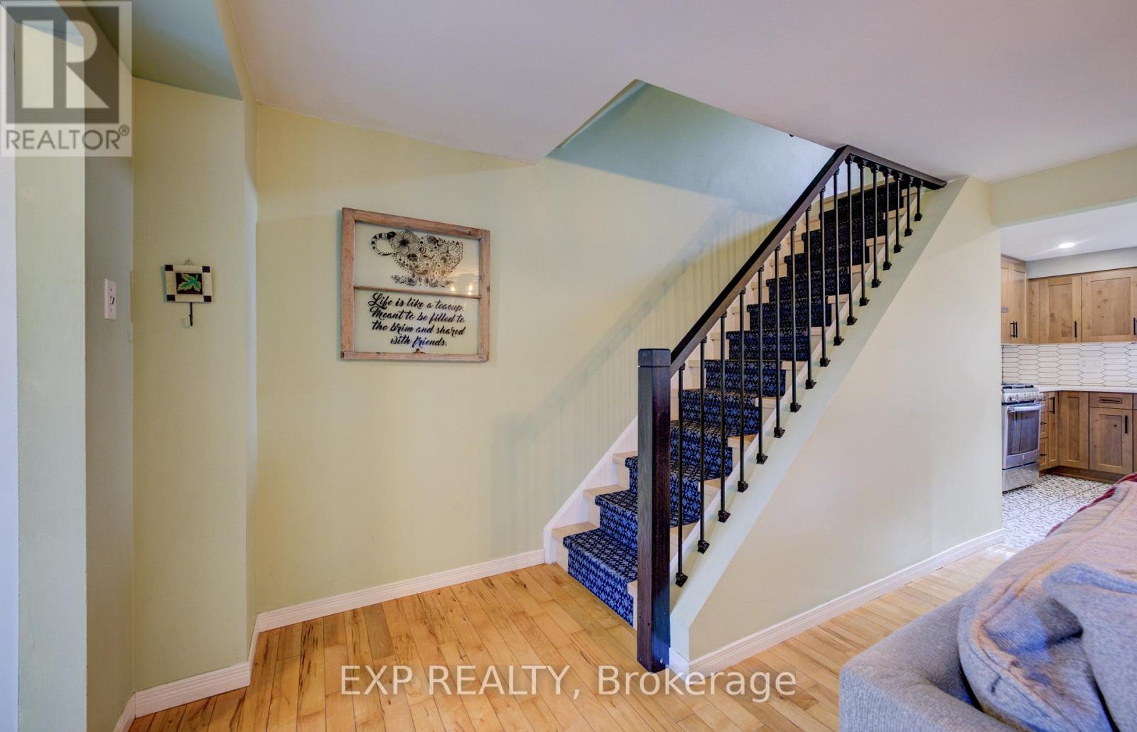 215 Preston Parkway, Cambridge, Ontario  N3H 4Z5 - Photo 3 - X12486463