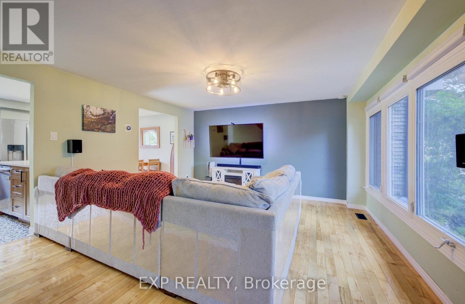 215 Preston Parkway, Cambridge, Ontario  N3H 4Z5 - Photo 7 - X12486463