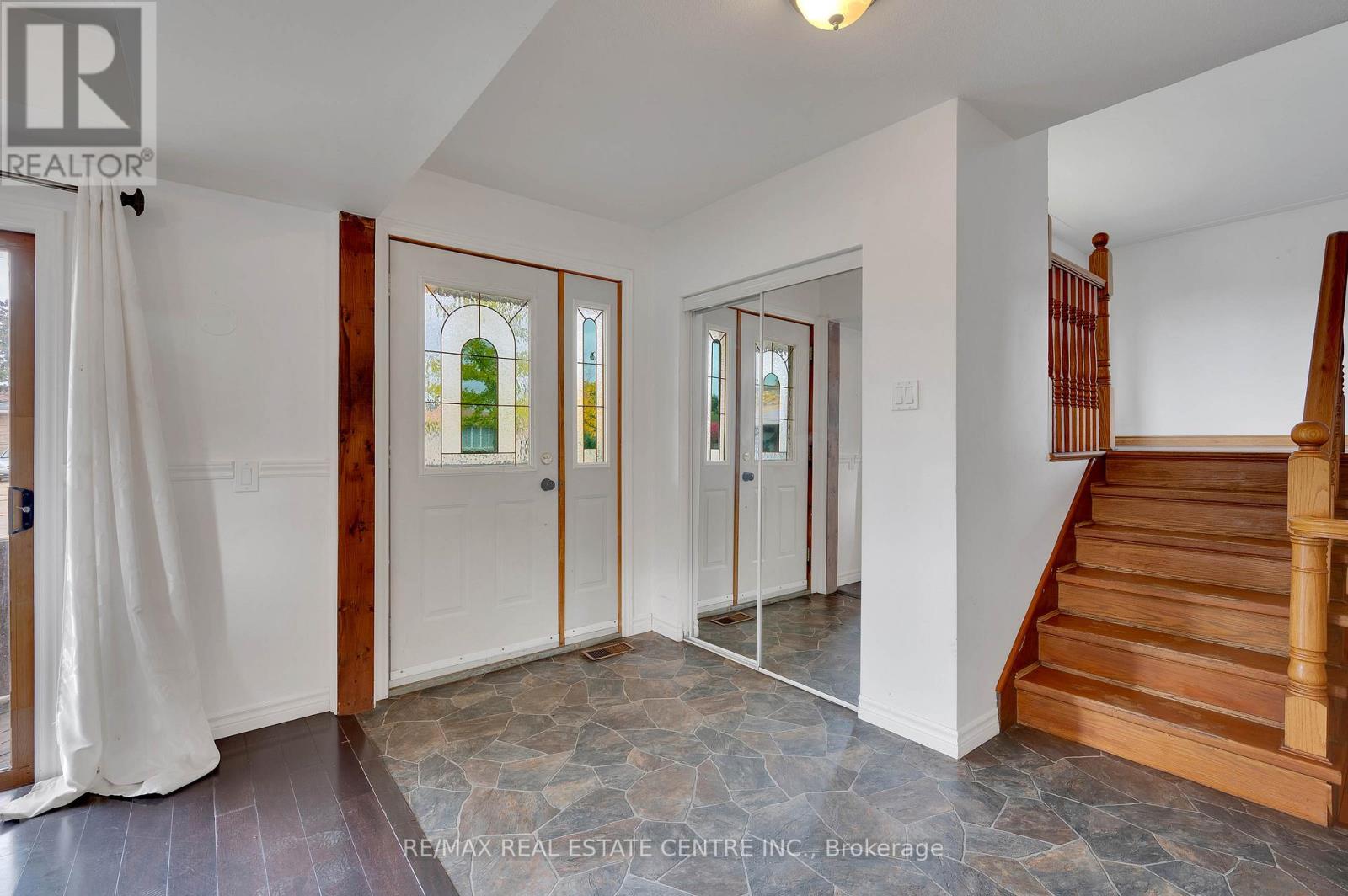 18 Kingston Crescent, Kitchener, Ontario  N2B 2T7 - Photo 10 - X12486469