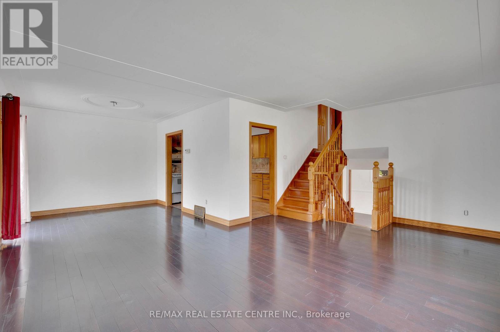 18 Kingston Crescent, Kitchener, Ontario  N2B 2T7 - Photo 18 - X12486469