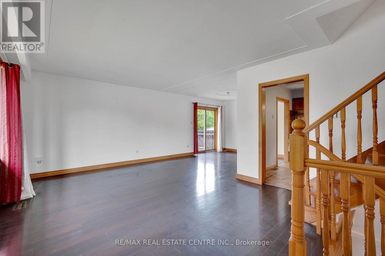 18 Kingston Crescent, Kitchener, Ontario  N2B 2T7 - Photo 19 - X12486469