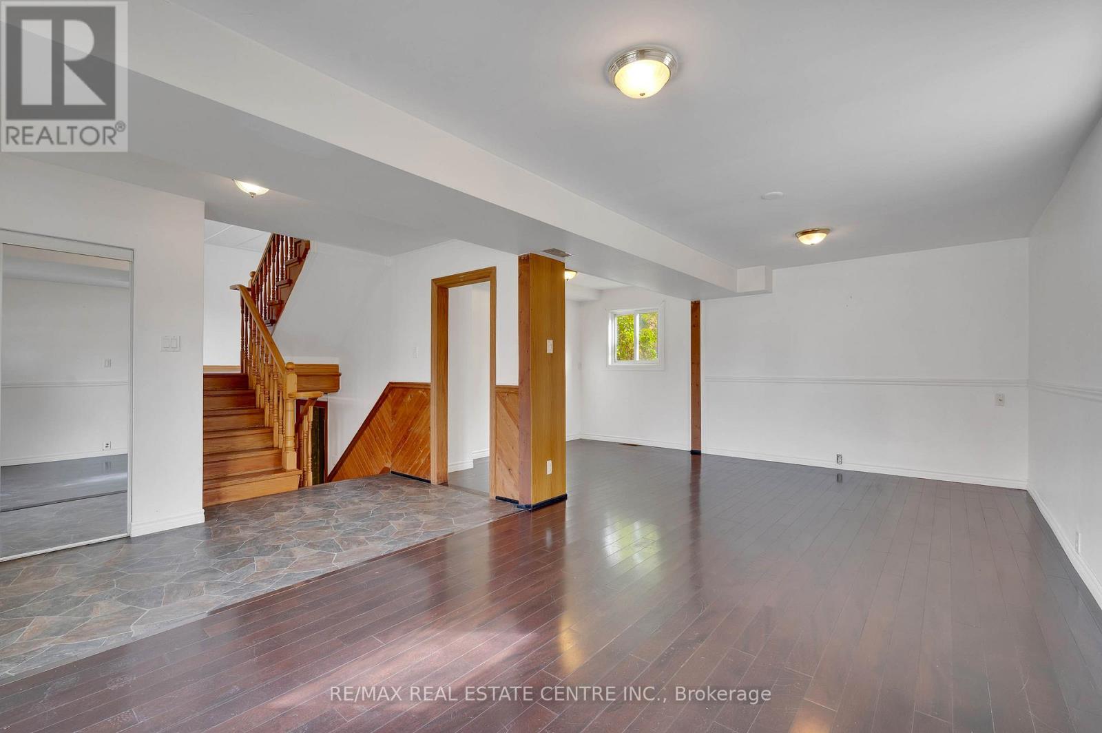 18 Kingston Crescent, Kitchener, Ontario  N2B 2T7 - Photo 21 - X12486469