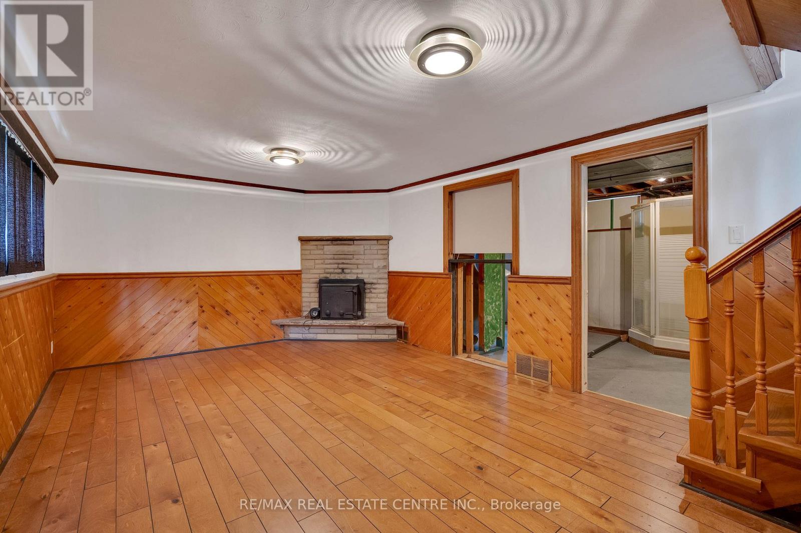 18 Kingston Crescent, Kitchener, Ontario  N2B 2T7 - Photo 30 - X12486469