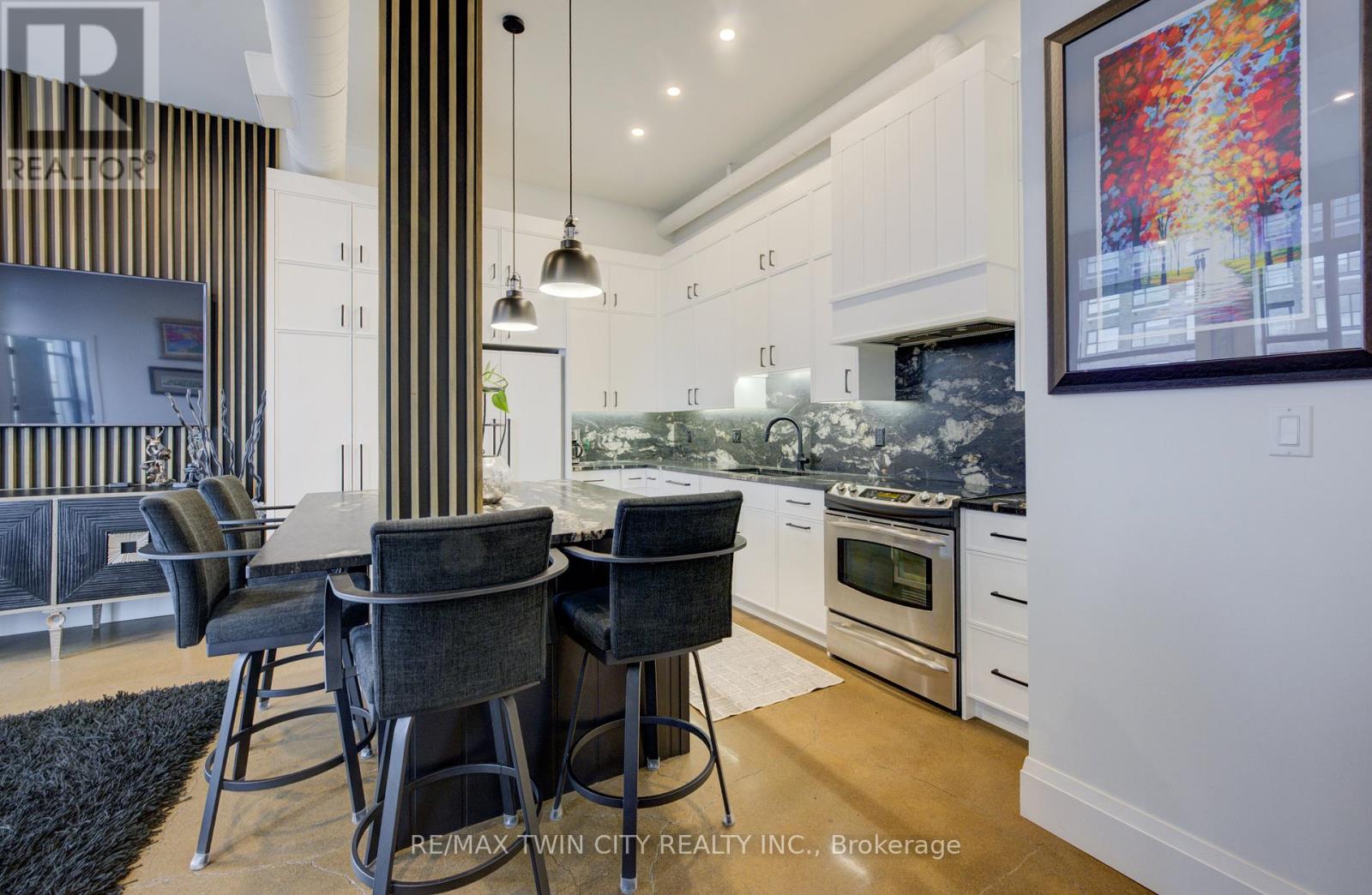 608 - 410 King Street W, Kitchener, Ontario  N2G 1C3 - Photo 8 - X12486481