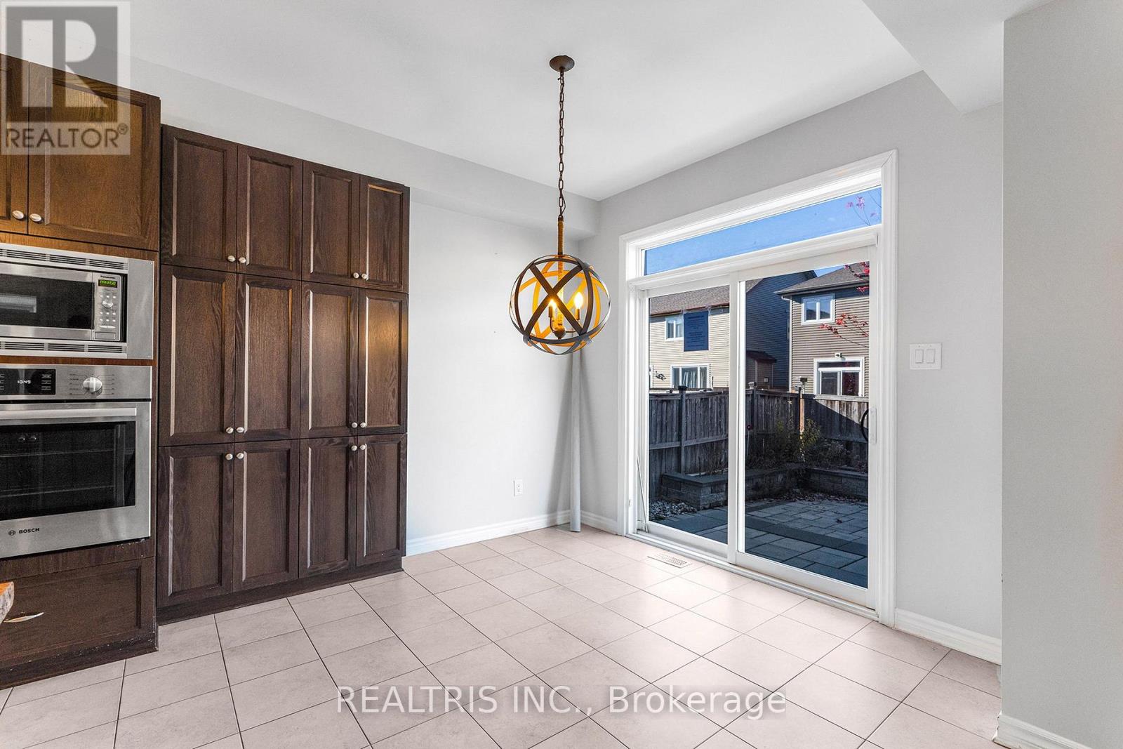 471 Creekview Way, Ottawa, Ontario  K1T 0J4 - Photo 10 - X12486496