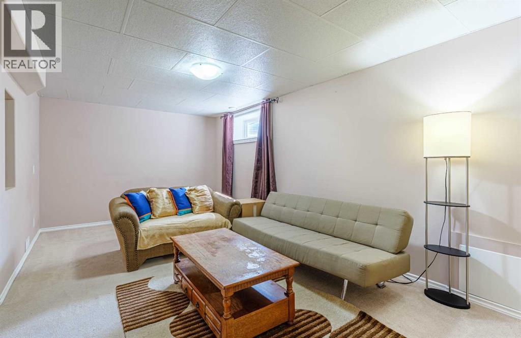 35 Bridlecrest Road Sw, Calgary, Alberta  T2Y 5J2 - Photo 11 - A2255048