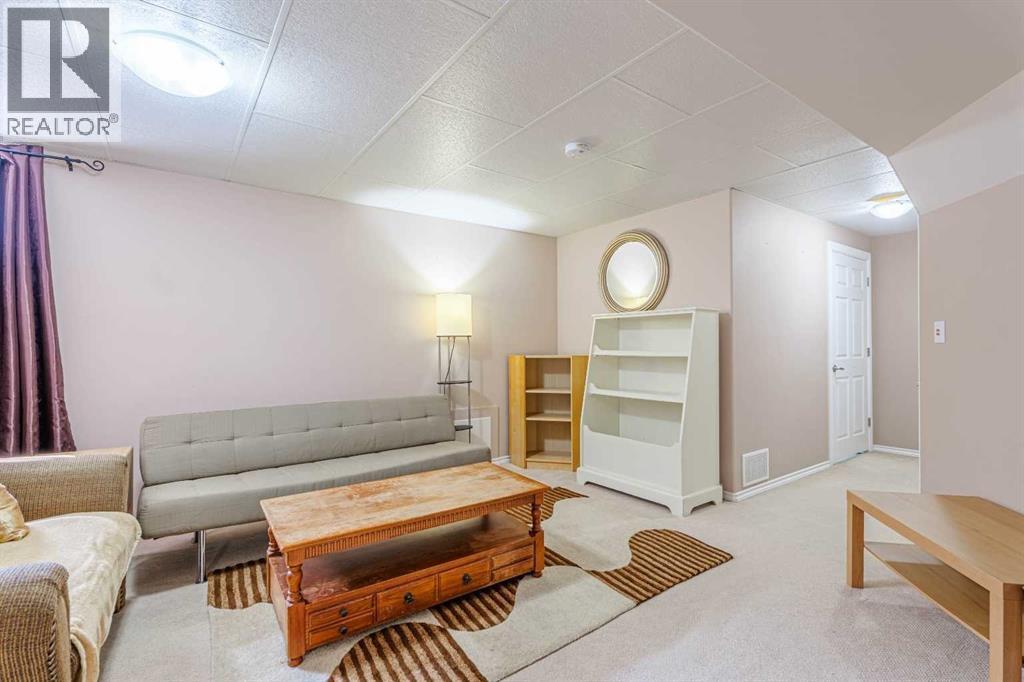 35 Bridlecrest Road Sw, Calgary, Alberta  T2Y 5J2 - Photo 10 - A2255048