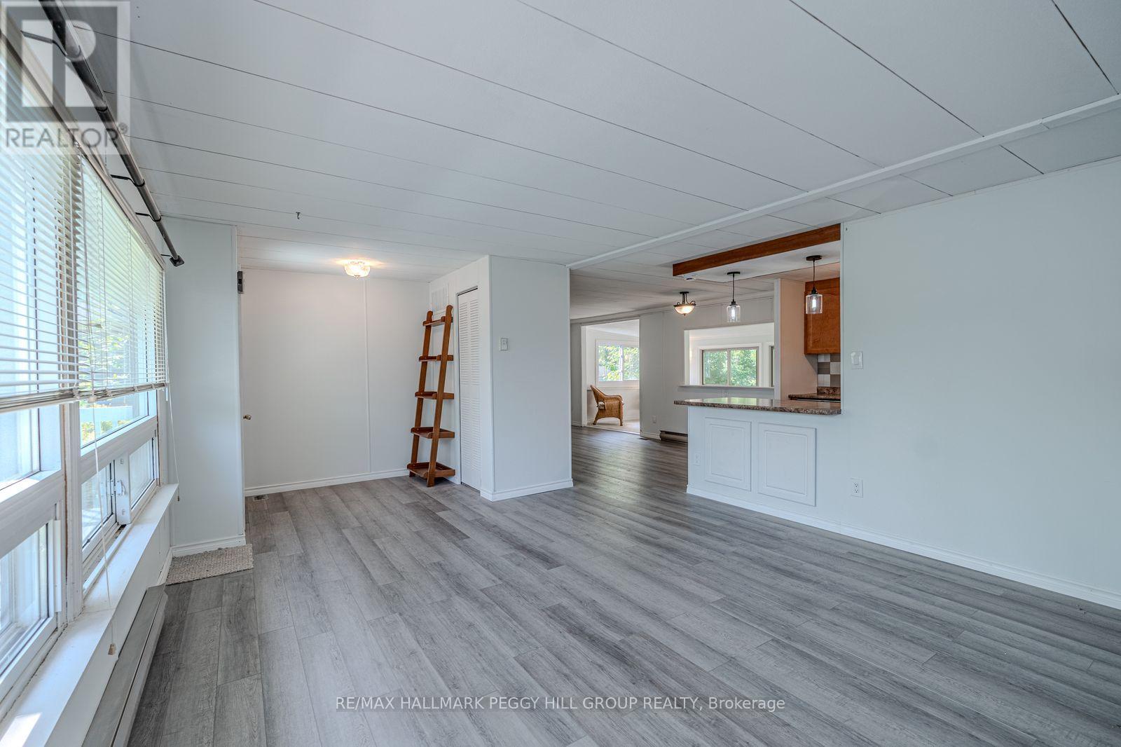 85 Hawthorne Drive, Innisfil, Ontario  L9S 1N5 - Photo 3 - N12444092