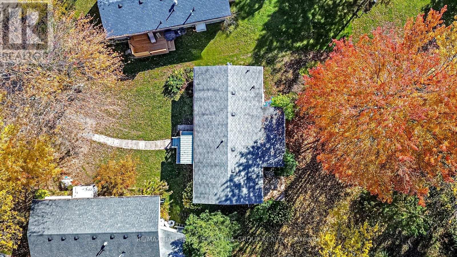 85 Hawthorne Drive, Innisfil, Ontario  L9S 1N5 - Photo 11 - N12444092