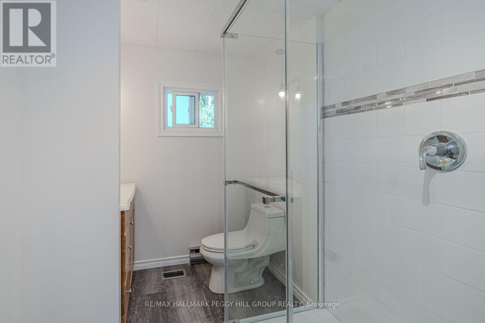 85 Hawthorne Drive, Innisfil, Ontario  L9S 1N5 - Photo 8 - N12444092