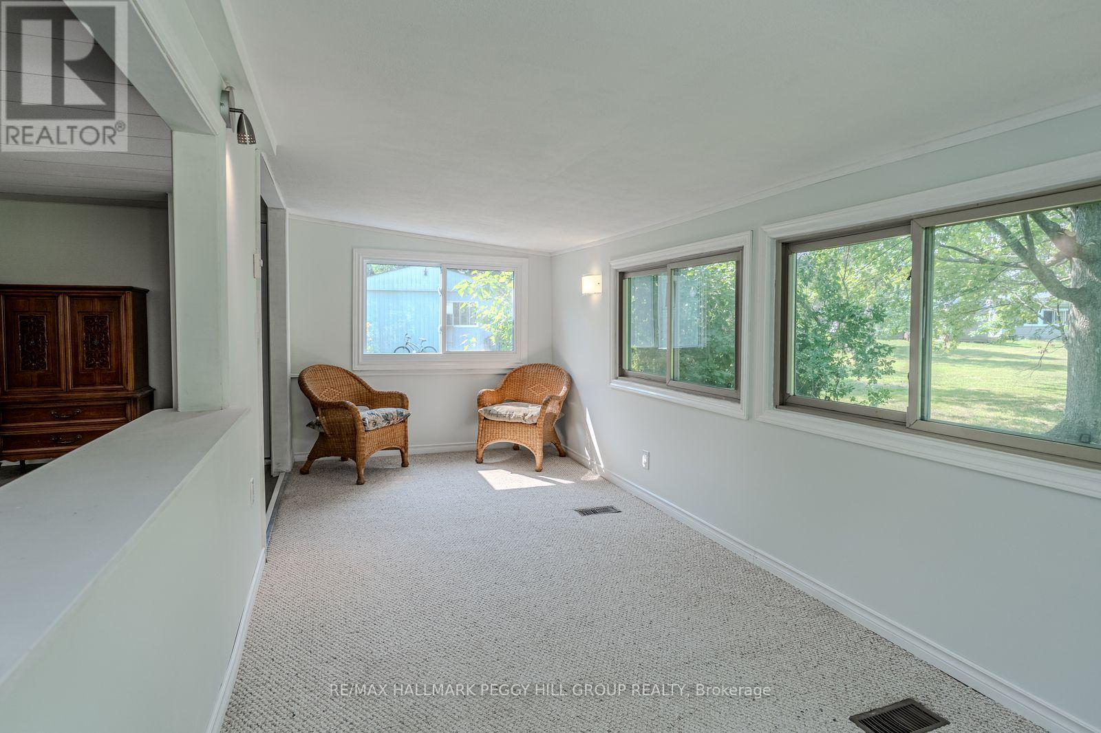 85 Hawthorne Drive, Innisfil, Ontario  L9S 1N5 - Photo 6 - N12444092