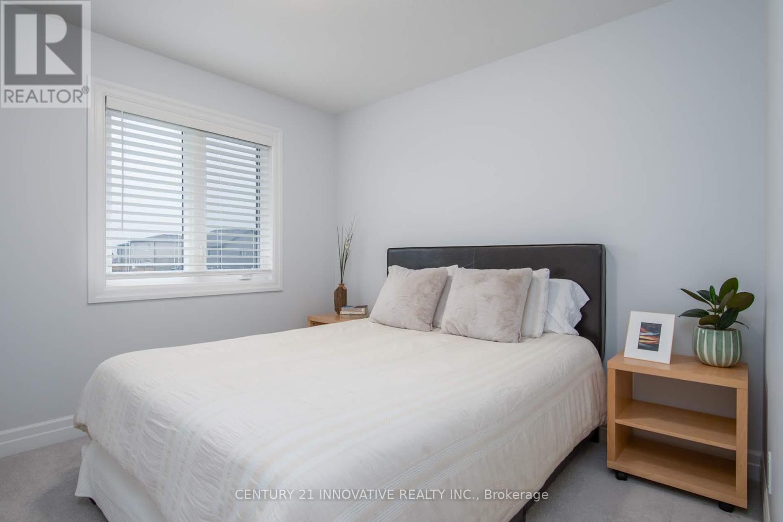 92 Pony Way, Kitchener, Ontario  N2R 0R8 - Photo 16 - X12465444