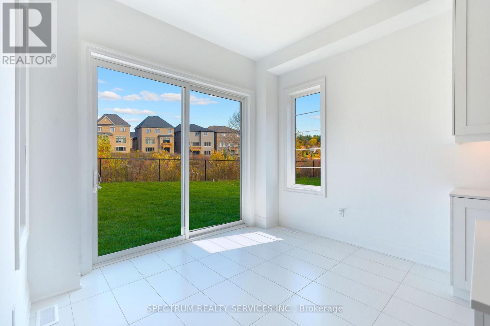 19 Swamp Sparrow Court, Caledon, Ontario  L7C 4M7 - Photo 13 - W12336321