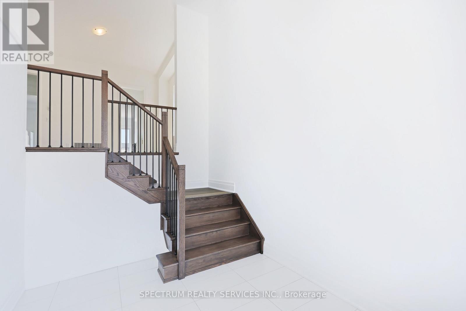 19 Swamp Sparrow Court, Caledon, Ontario  L7C 4M7 - Photo 8 - W12336321