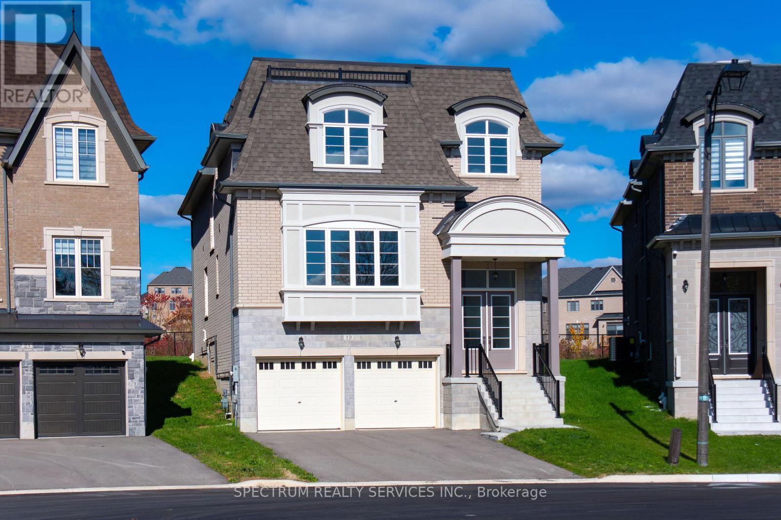 19 Swamp Sparrow Court, Caledon, Ontario  L7C 4M7 - Photo 5 - W12336321