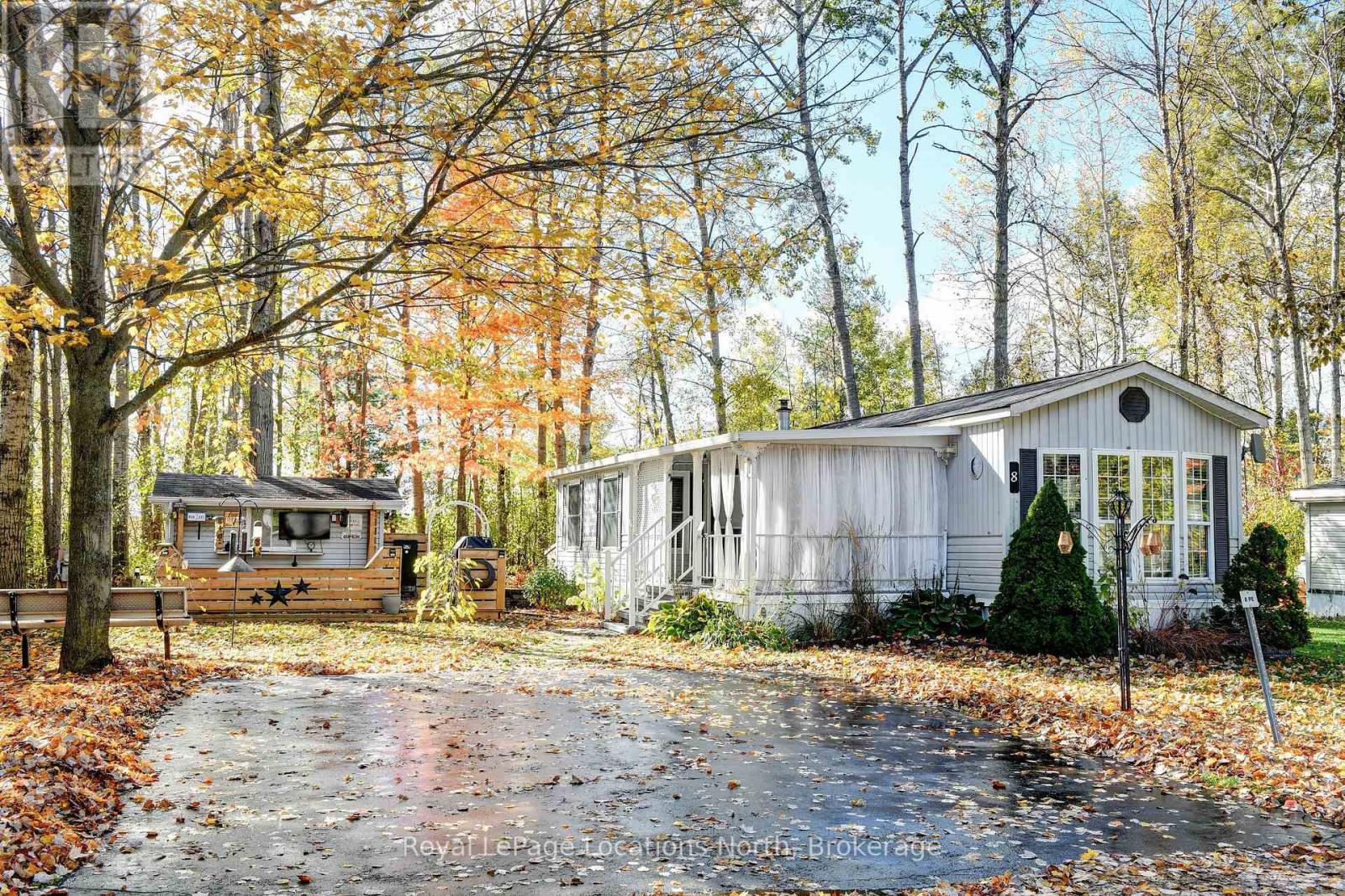 8 Prince Edward Drive, Springwater, Ontario  L0L 1P0 - Photo 32 - S12486591