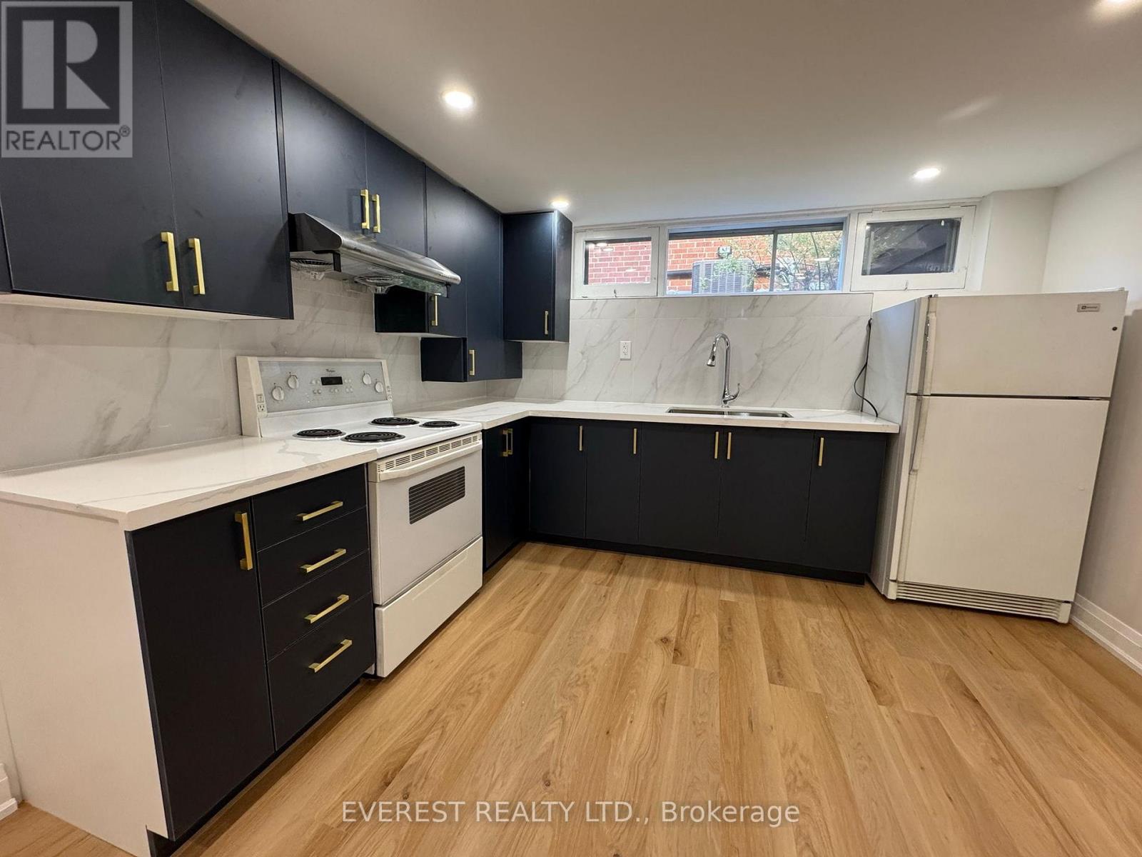 54 Shrewsbury Square, Toronto, Ontario  M1T 1L2 - Photo 3 - E12486522