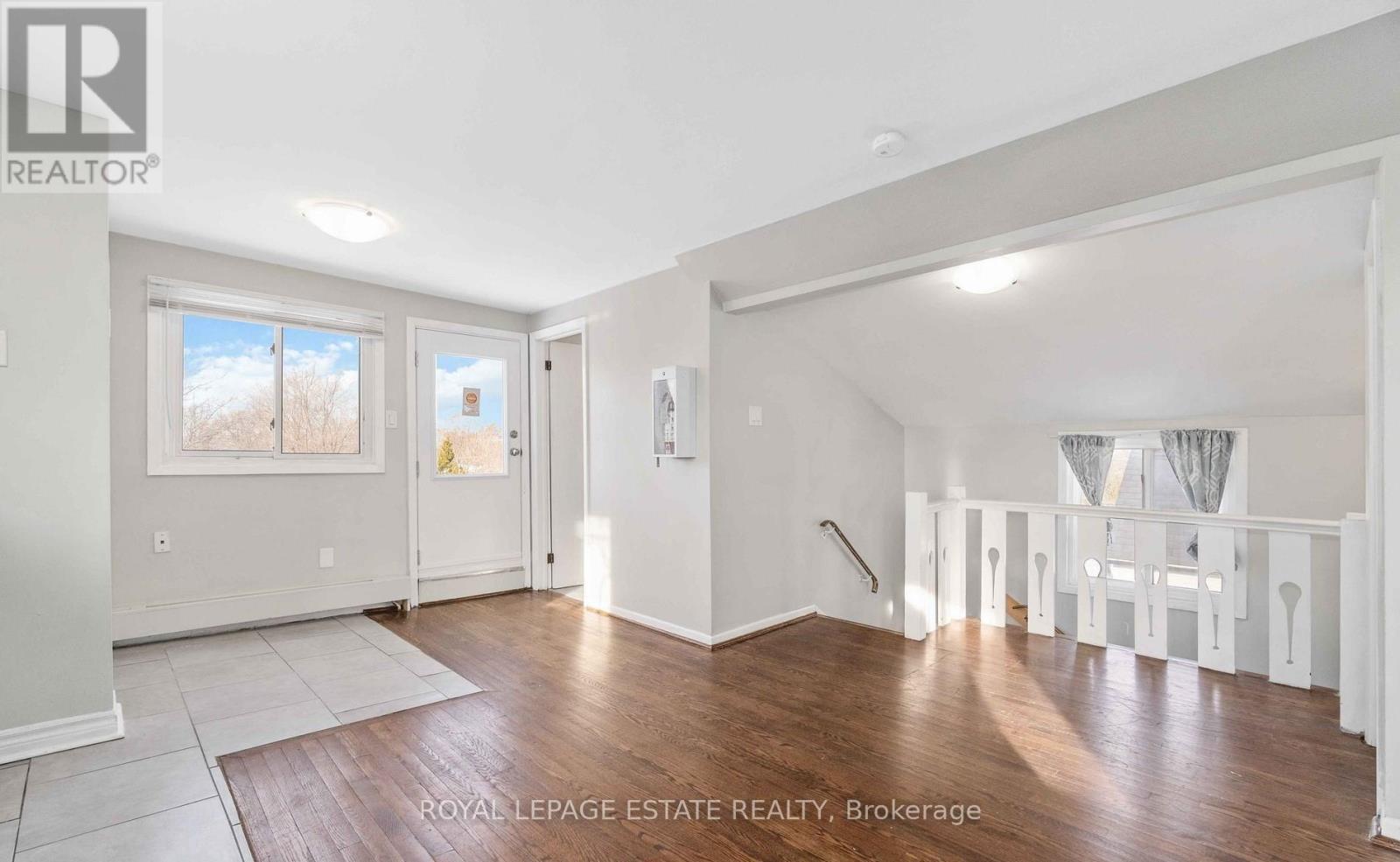 5 - 142 Westlake Avenue, Toronto, Ontario  M4C 4R9 - Photo 1 - E12486529