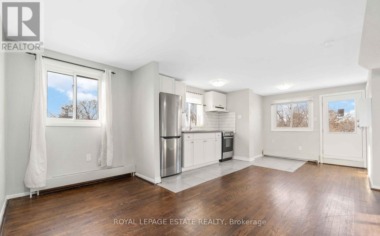 5 - 142 Westlake Avenue, Toronto, Ontario  M4C 4R9 - Photo 4 - E12486529