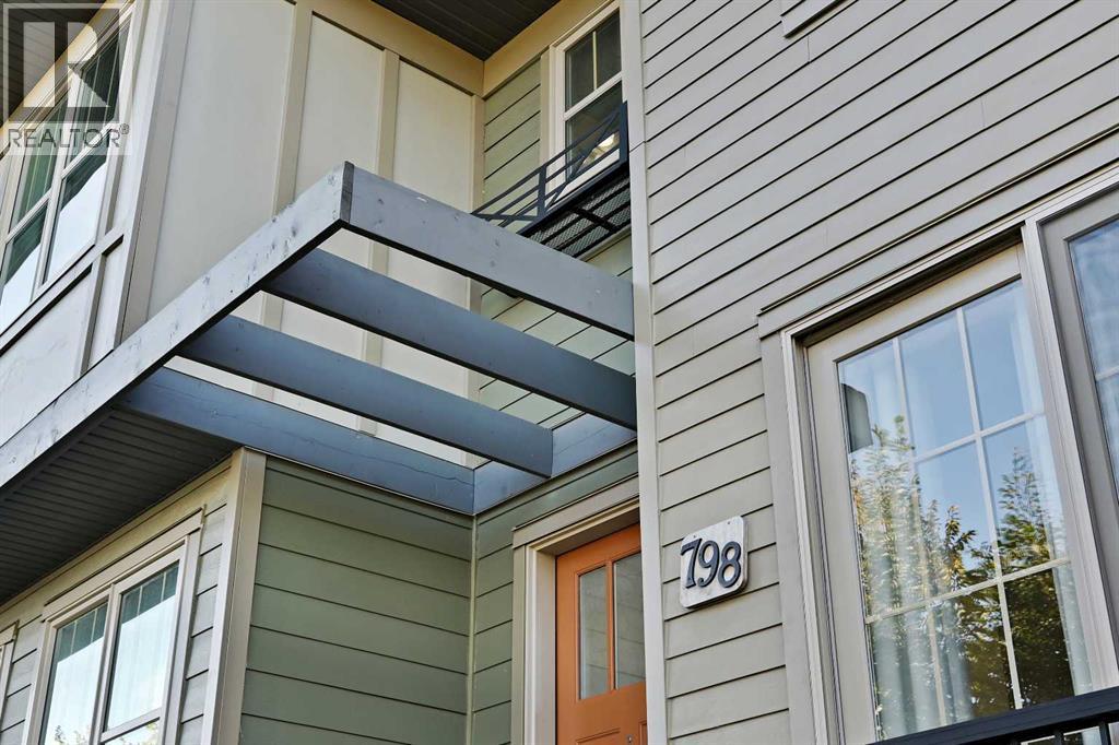 798 Walden Drive Se, Calgary, Alberta  T2X 2J3 - Photo 2 - A2260185