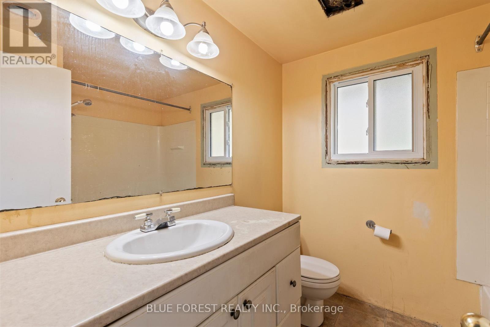 1333 Limberlost Road, London North, Ontario  N6G 2W4 - Photo 10 - X12486587