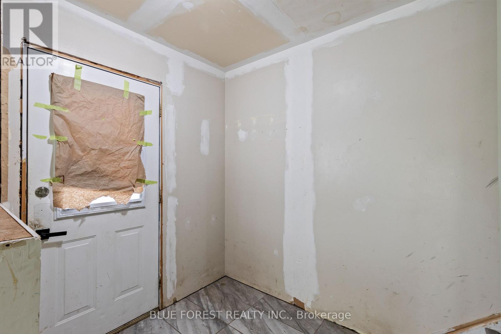 1333 Limberlost Road, London North, Ontario  N6G 2W4 - Photo 3 - X12486587