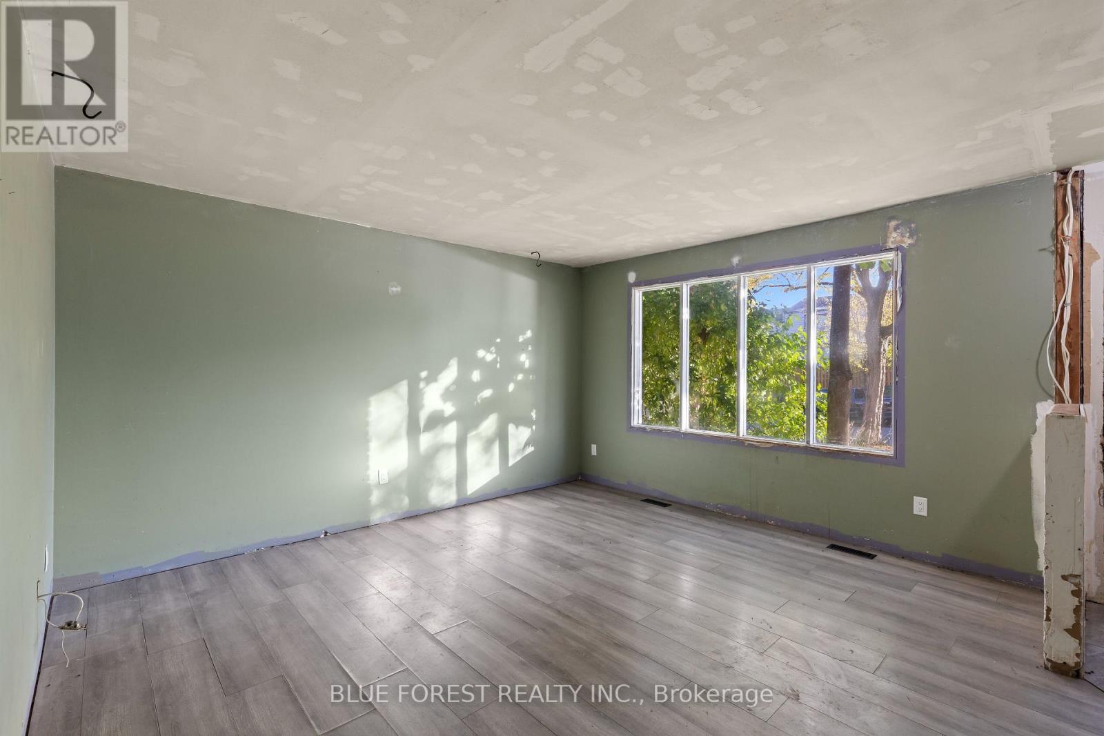 1333 Limberlost Road, London North, Ontario  N6G 2W4 - Photo 4 - X12486587