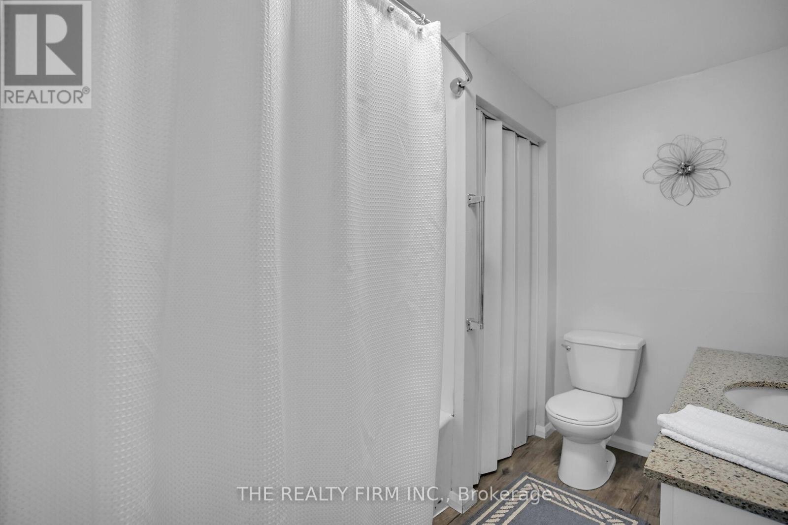 3692 Beverly Glen, Plympton-Wyoming, Ontario  N0N 1E0 - Photo 12 - X12486612