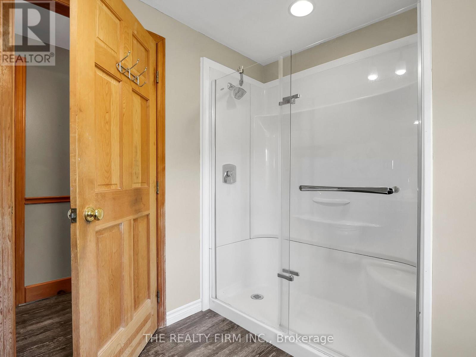 3692 Beverly Glen, Plympton-Wyoming, Ontario  N0N 1E0 - Photo 24 - X12486612