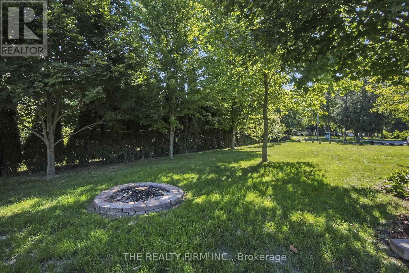 3692 Beverly Glen, Plympton-Wyoming, Ontario  N0N 1E0 - Photo 37 - X12486612