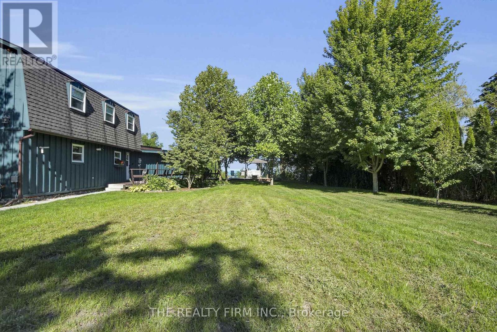 3692 Beverly Glen, Plympton-Wyoming, Ontario  N0N 1E0 - Photo 38 - X12486612