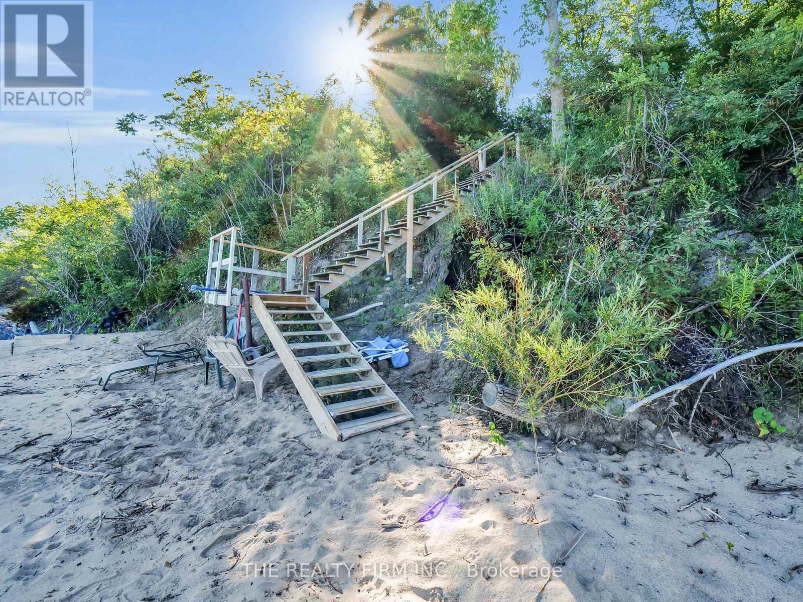 3692 Beverly Glen, Plympton-Wyoming, Ontario  N0N 1E0 - Photo 40 - X12486612