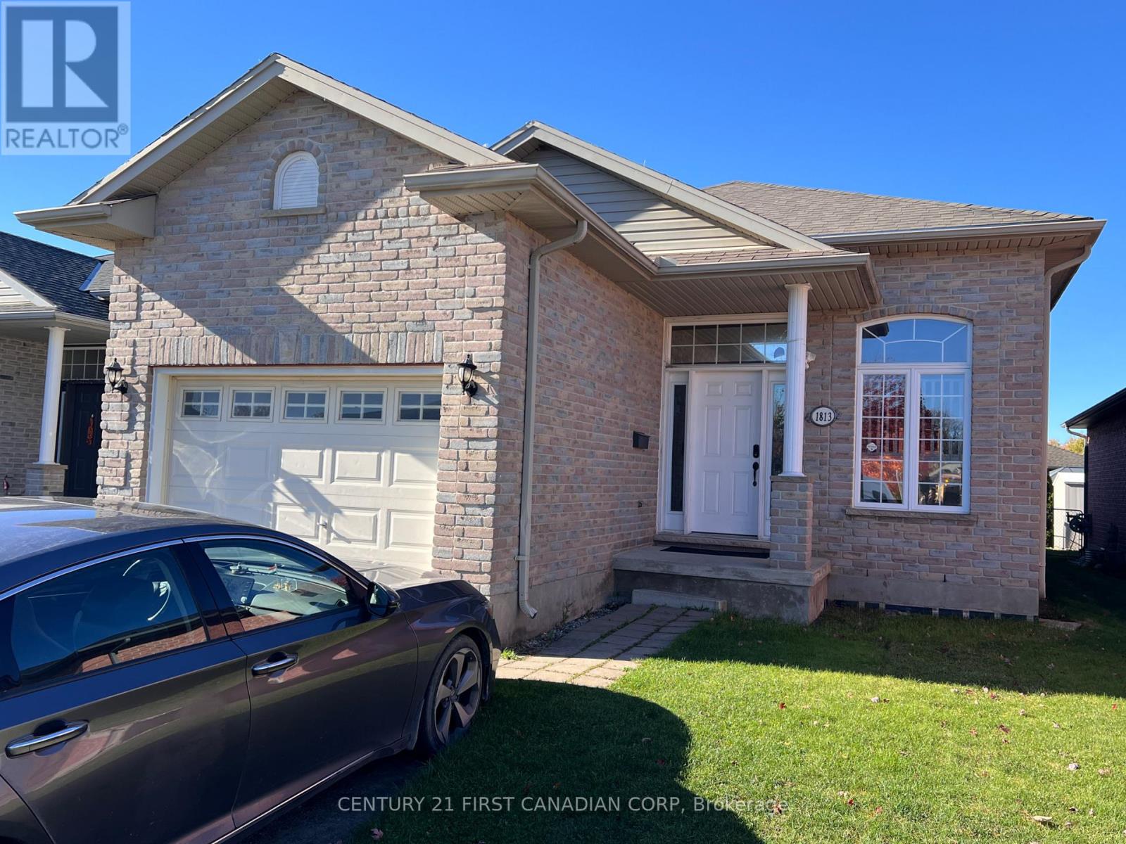 1813 Dalmagarry Drive, London North, Ontario  N6G 0A6 - Photo 2 - X12486614