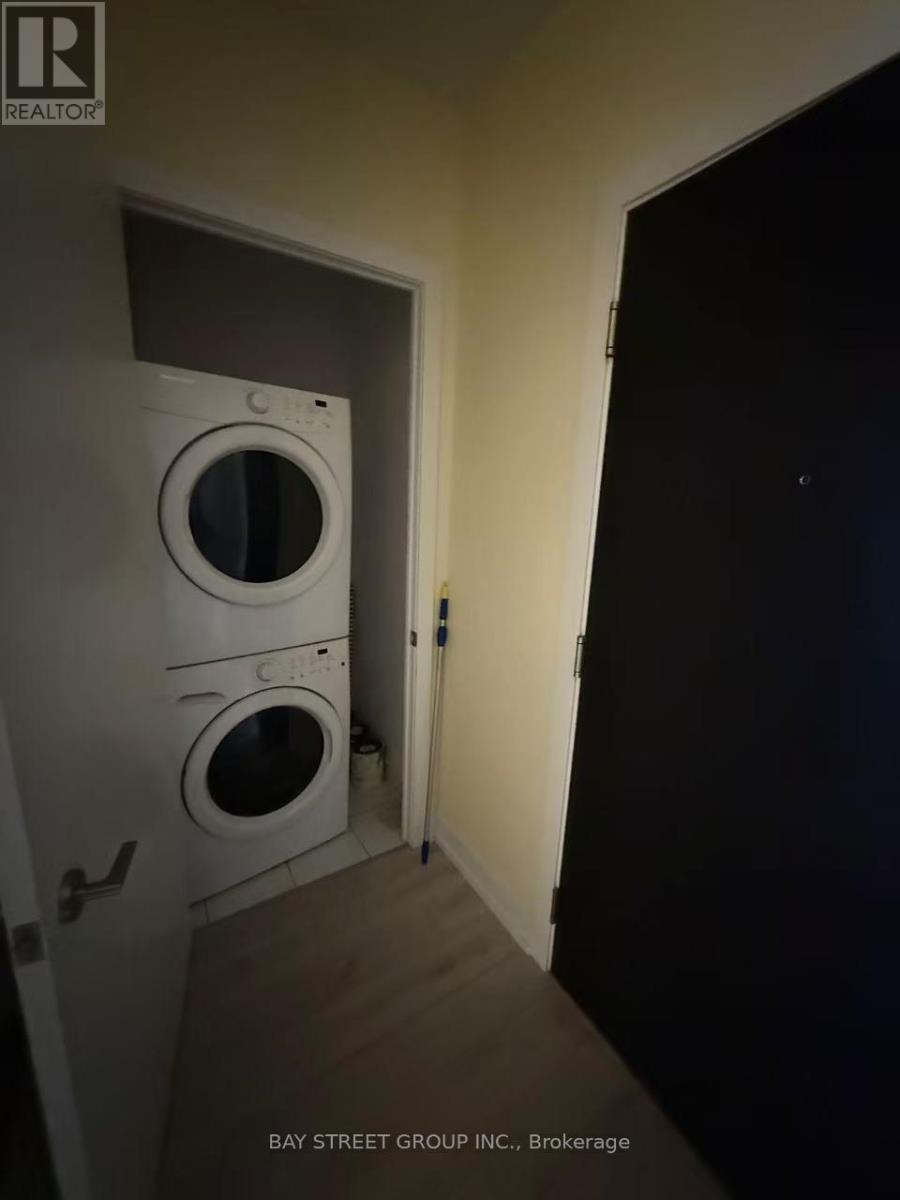 241 - 9471 Yonge Street, Richmond Hill, Ontario  L4C 1V4 - Photo 5 - N12486502