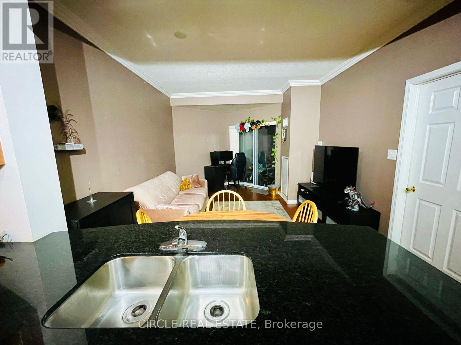 505 - 8 Maison Parc Court, Vaughan, Ontario  L4J 9K5 - Photo 13 - N12486524