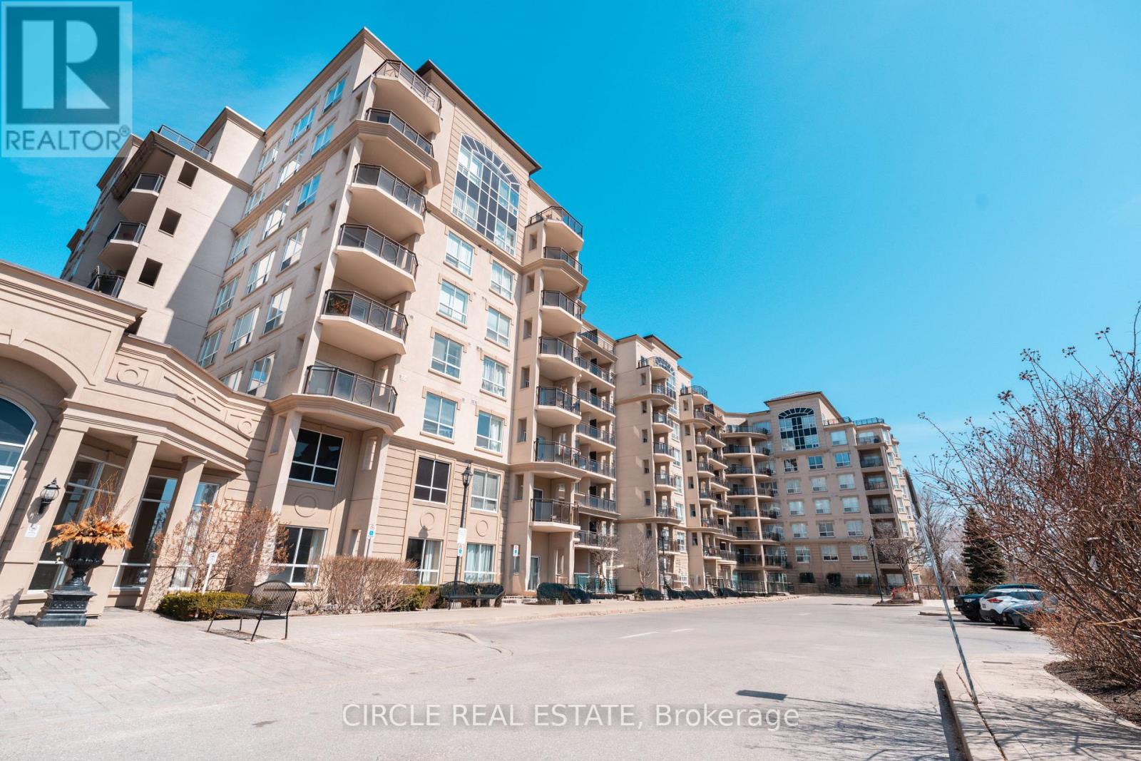 505 - 8 Maison Parc Court, Vaughan, Ontario  L4J 9K5 - Photo 4 - N12486524