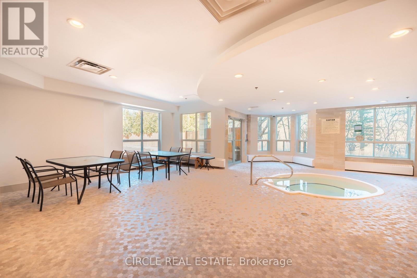 505 - 8 Maison Parc Court, Vaughan, Ontario  L4J 9K5 - Photo 9 - N12486524