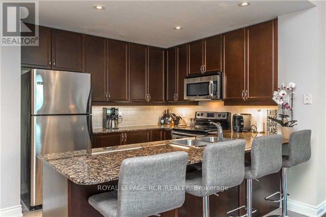 1403 - 37 Ellen Street, Barrie (City Centre), Ontario  L4N 6E9 - Photo 10 - S12486537