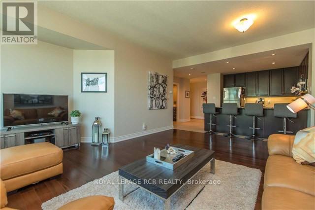 1403 - 37 Ellen Street, Barrie (City Centre), Ontario  L4N 6E9 - Photo 16 - S12486537