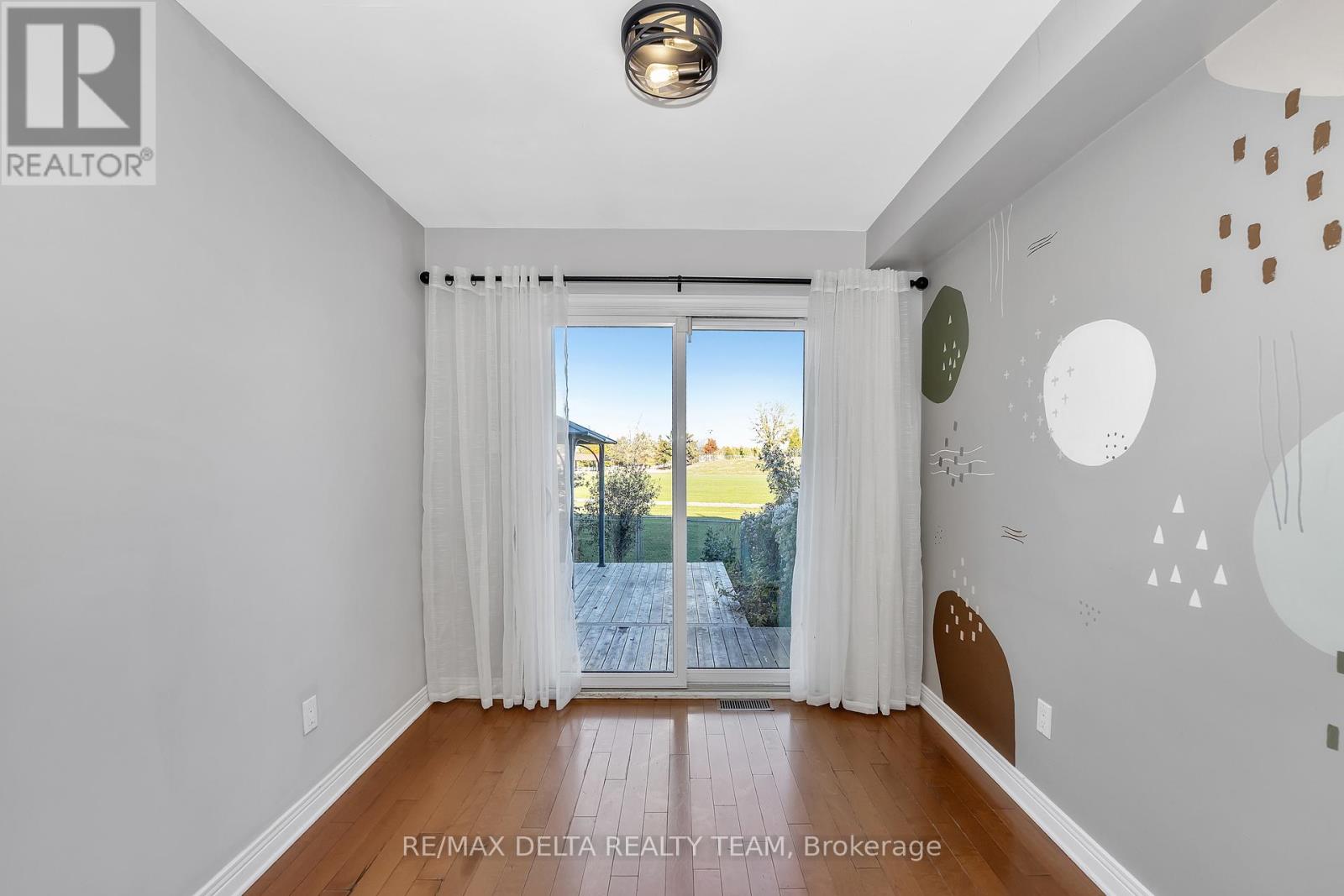 1423 Caravel Crescent, Ottawa, Ontario  K1E 3P5 - Photo 10 - X12486558