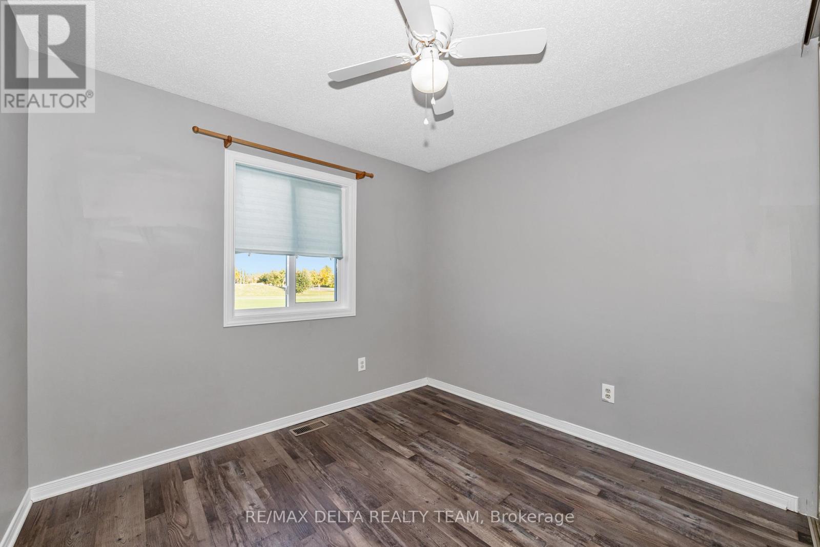 1423 Caravel Crescent, Ottawa, Ontario  K1E 3P5 - Photo 19 - X12486558